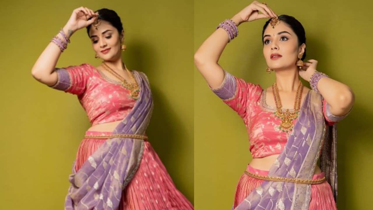 యాంకర్ శ్రీముఖికి షాకిచ్చిన స్టార్ మా.. ఆమె షో మరో యాంకర్ చేతిలోకి యాంకర్ శ్రీముఖికి షాకిచ్చిన స్టార్ మా.. ఆమె షో మరో యాంకర్ చేతిలోకి