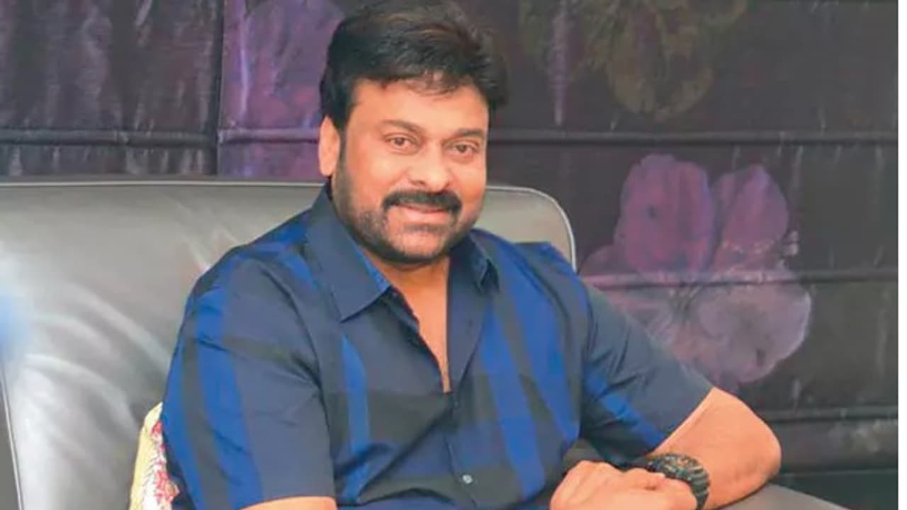 కృష్ణకి బ్లాక్ బస్టర్ ఇచ్చిన డైరెక్టర్ ని తక్కువ అంచనా వేసిన చిరంజీవి.. చుట్టూ ఉన్నవాళ్లే చెడగొట్టారా ? కృష్ణకి బ్లాక్ బస్టర్ ఇచ్చిన డైరెక్టర్ ని తక్కువ అంచనా వేసిన చిరంజీవి.. చుట్టూ ఉన్నవాళ్లే చెడగొట్టారా ?