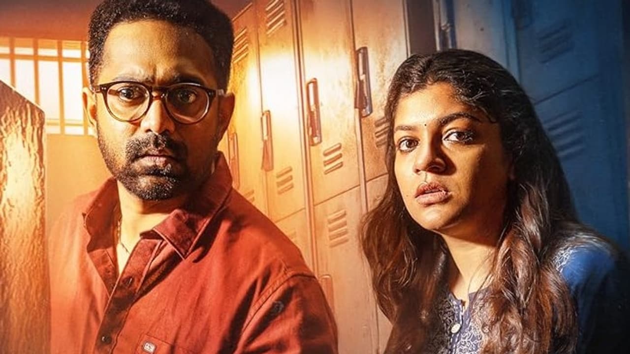 ఓటీటీలో రచ్చ రచ్చ చేస్తున్న దృశ్యం డైరెక్టర్ కొత్త మూవీ.. క్లైమాక్స్ ట్విస్టులకు సీట్లో కూర్చోవడం కష్టం ఓటీటీలో రచ్చ రచ్చ చేస్తున్న దృశ్యం డైరెక్టర్ కొత్త మూవీ.. క్లైమాక్స్ ట్విస్టులకు సీట్లో కూర్చోవడం కష్టం