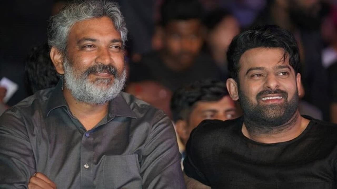 ప్రభాస్ కి 70 రోజులు చుక్కలు చూపించిన రాజమౌళి, ఎంత టార్చర్ పెట్టాడంటే? ప్రభాస్ కి 70 రోజులు చుక్కలు చూపించిన రాజమౌళి, ఎంత టార్చర్ పెట్టాడంటే?