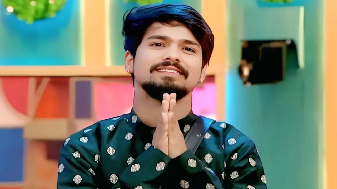 రాము రాథోడ్ మామూలోడు కాదుగా.. ఒక్క పాటతో కొల్లగొట్టిన కోట్లు చూస్తే షాక్! రాము రాథోడ్ మామూలోడు కాదుగా.. ఒక్క పాటతో కొల్లగొట్టిన కోట్లు చూస్తే షాక్!