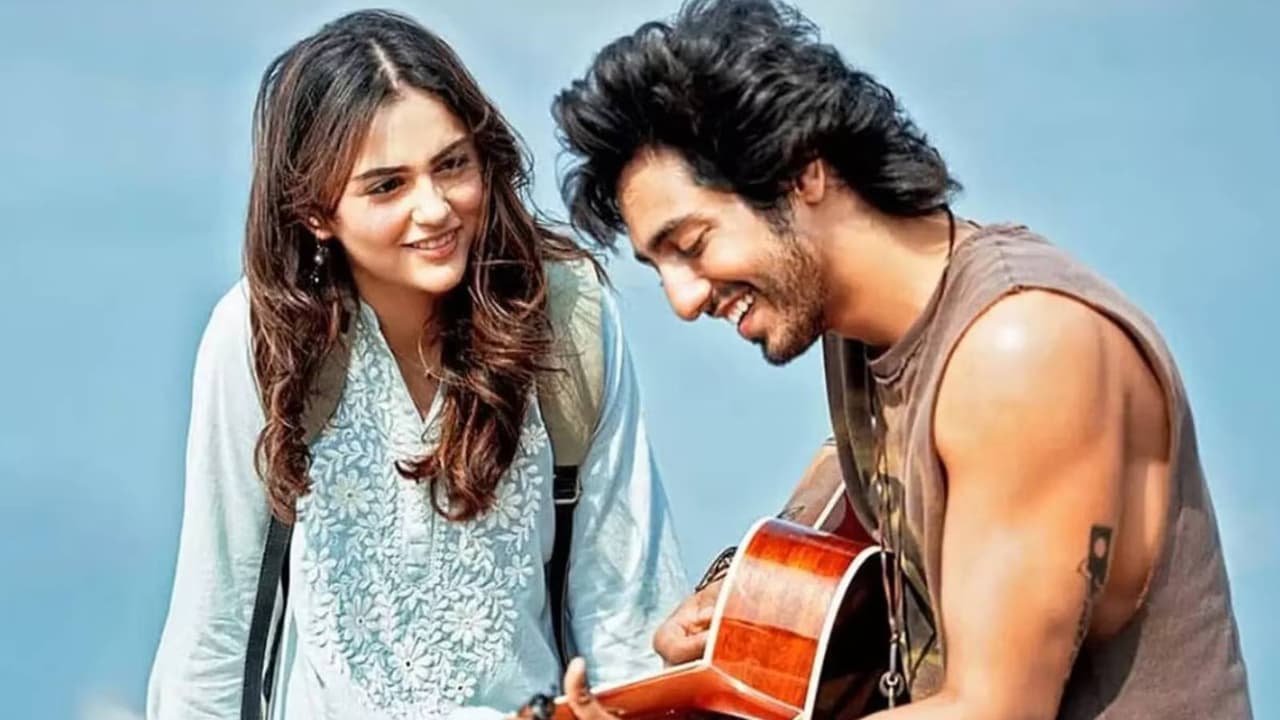 30 కోట్ల బడ్జెట్ 300 కోట్లు కలెక్ట్ చేసిన చిన్న సినిమా, ఇండస్ట్రీని ఊపేస్తున్న సైయారా 30 కోట్ల బడ్జెట్ 300 కోట్లు కలెక్ట్ చేసిన చిన్న సినిమా, ఇండస్ట్రీని ఊపేస్తున్న సైయారా