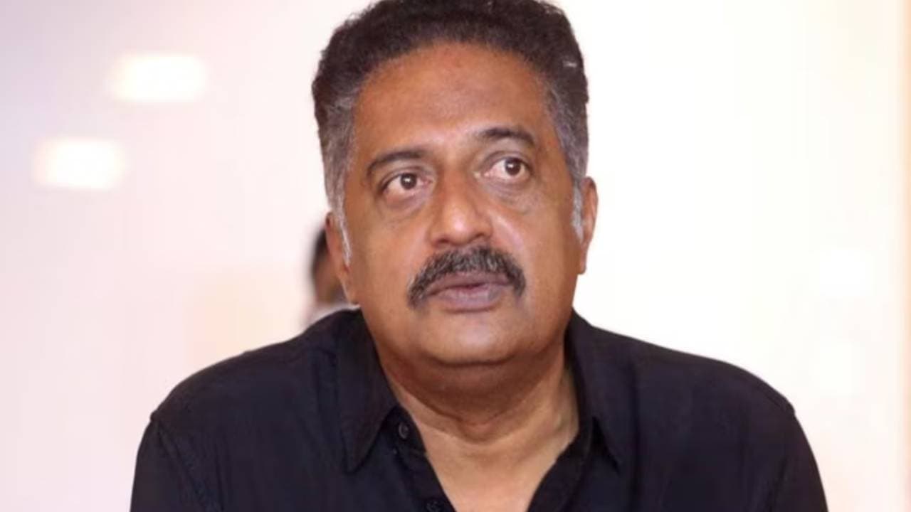 షాకింగ్: ప్రకాష్ రాజ్ ఇంట విషాదం! తల్లి కన్నుమూత! చిన్ననాటి కష్టాలు తెలిస్తే షాక్ అవుతారు! షాకింగ్: ప్రకాష్ రాజ్ ఇంట విషాదం! తల్లి కన్నుమూత! చిన్ననాటి కష్టాలు తెలిస్తే షాక్ అవుతారు!