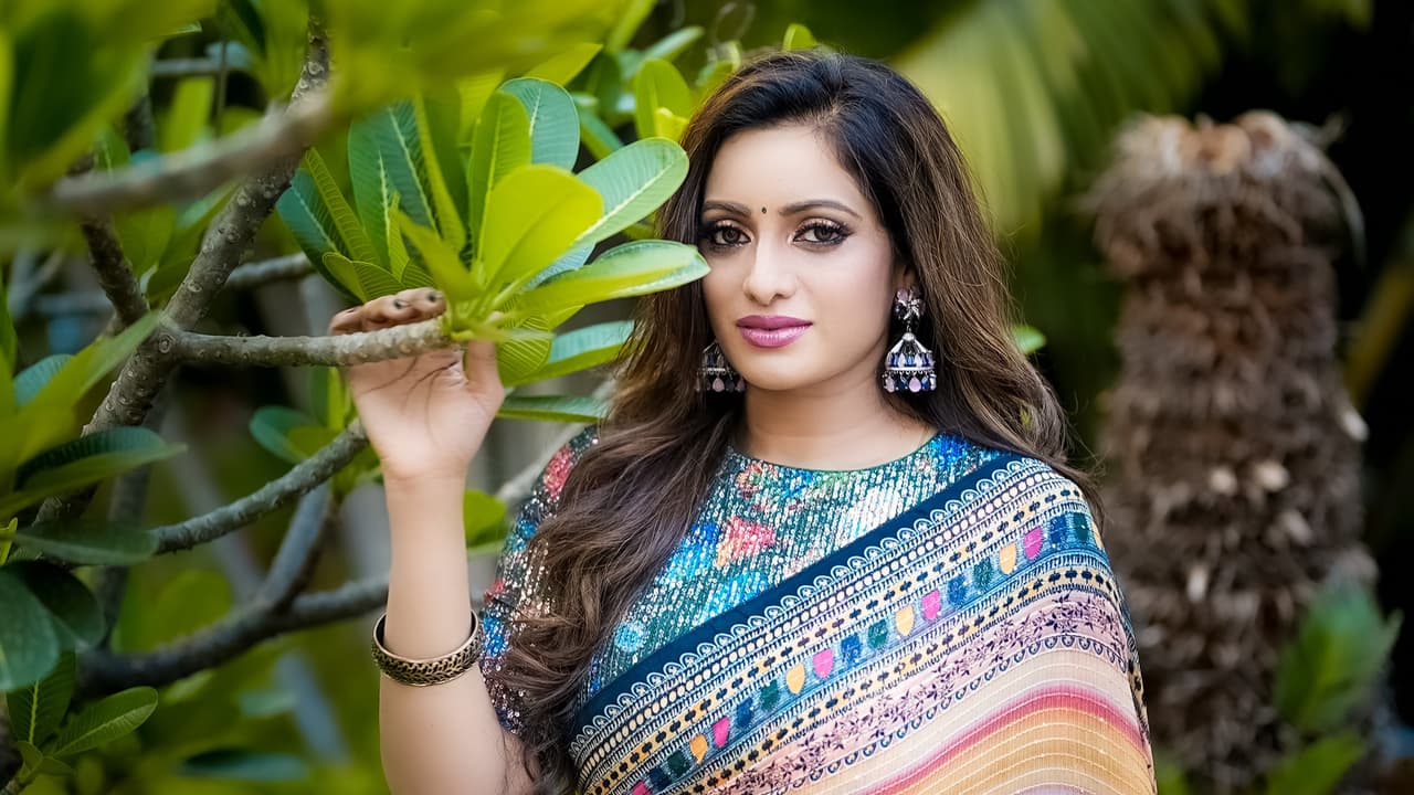 నన్ను రీప్లేస్ చేయడానికి పది మంది యాంకర్లని మార్చారు.. టీవీ షోస్లో రియాలిటీ బయటపెట్టిన ఉదయభాను నన్ను రీప్లేస్ చేయడానికి పది మంది యాంకర్లని మార్చారు.. టీవీ షోస్లో రియాలిటీ బయటపెట్టిన ఉదయభాను