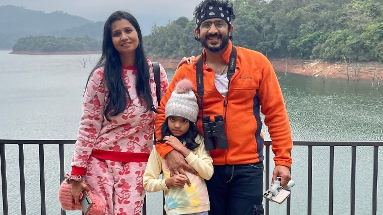 డబ్బు కోసమే బిగ్ బాస్ కి వెళ్ళా, నా జీవితంతో ఆడుకున్నారు..అక్కడ తెరవెనుక జరిగే నిజాలు బయటపెట్టిన యాంకర్ రవి డబ్బు కోసమే బిగ్ బాస్ కి వెళ్ళా, నా జీవితంతో ఆడుకున్నారు..అక్కడ తెరవెనుక జరిగే నిజాలు బయటపెట్టిన యాంకర్ రవి
