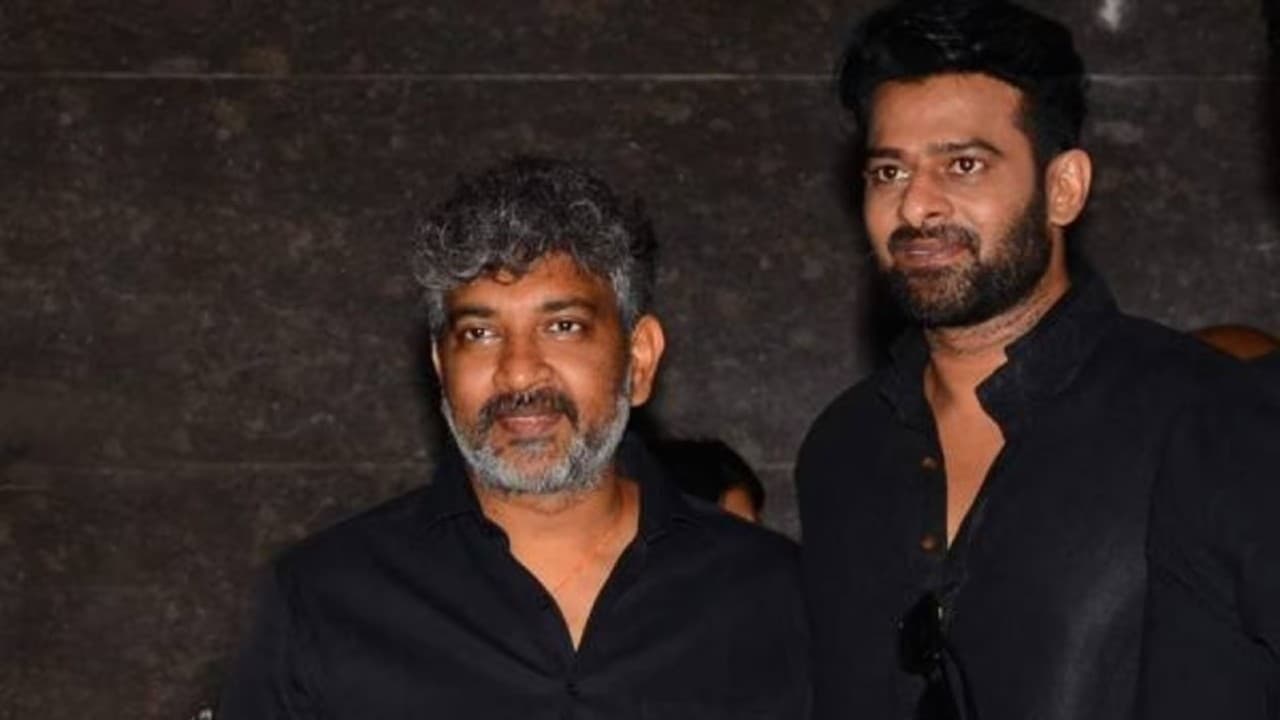 ప్రభాస్ తో రాజమౌళి పాన్ వరల్డ్ మూవీ..? బాహుబలిని మించిన కథ.. కాన్సెప్ట్ ఏంటో తెలుసా..? ప్రభాస్ తో రాజమౌళి పాన్ వరల్డ్ మూవీ..? బాహుబలిని మించిన కథ.. కాన్సెప్ట్ ఏంటో తెలుసా..?