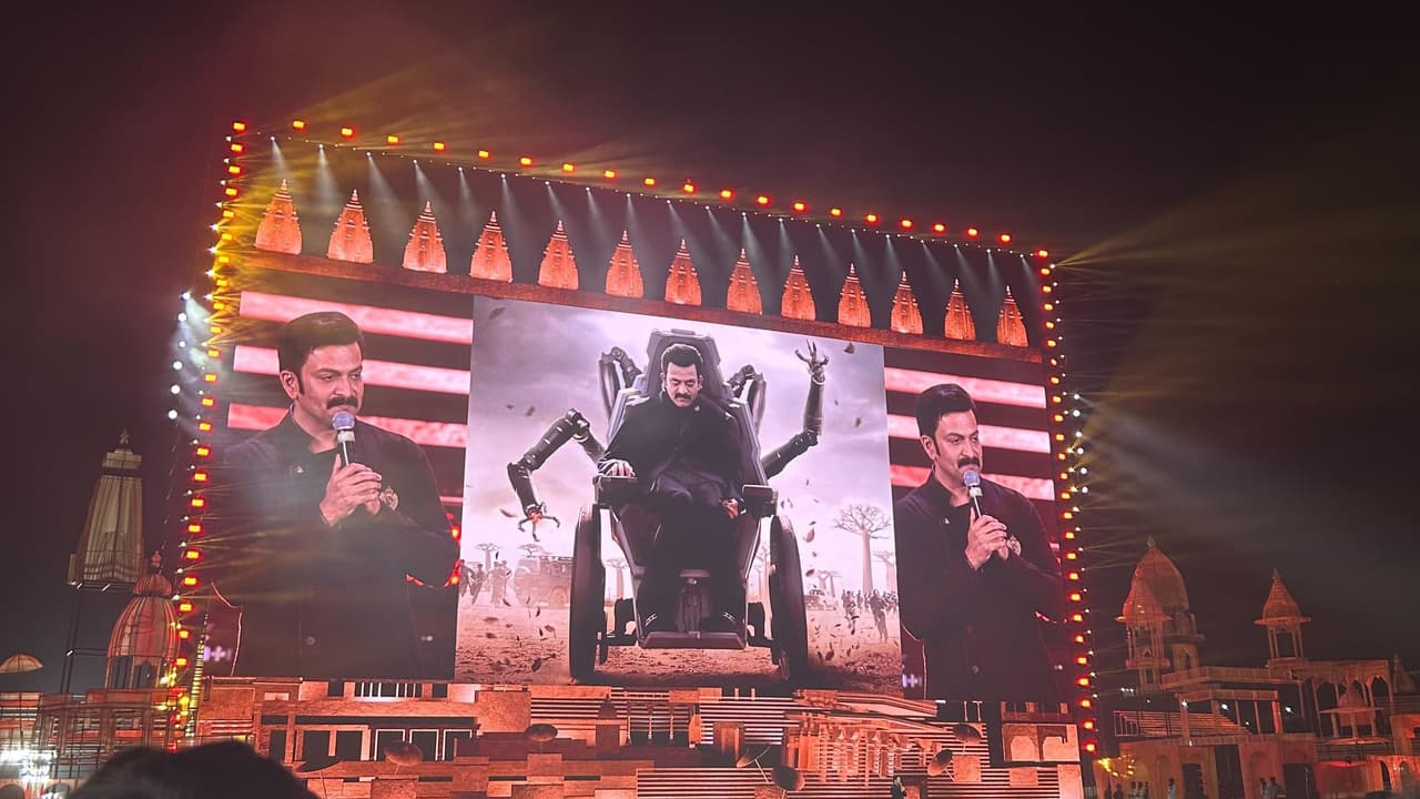 రాజమౌళి వారణాసి మొదటి 5 నిమిషాల్లోనే షాక్.. గ్లోబ్ట్రాటర్ ఈవెంట్లో పృథ్వీరాజ్ రాజమౌళి వారణాసి మొదటి 5 నిమిషాల్లోనే షాక్.. గ్లోబ్ట్రాటర్ ఈవెంట్లో పృథ్వీరాజ్
