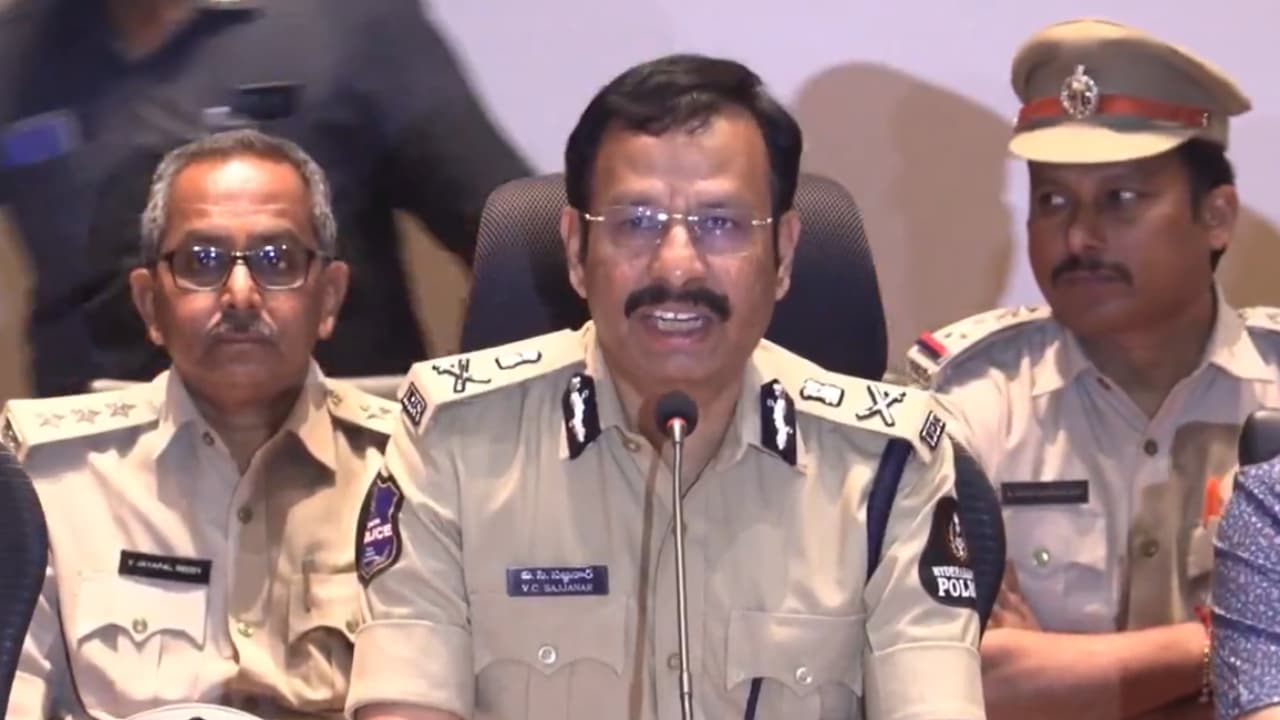 కరేబియన్ దీవుల్లో ఐ బొమ్మ రవి పౌరసత్వం.. ఇమ్మంది రవి గురించి మతిపోయే విషయాలు రివీల్ కరేబియన్ దీవుల్లో ఐ బొమ్మ రవి పౌరసత్వం.. ఇమ్మంది రవి గురించి మతిపోయే విషయాలు రివీల్