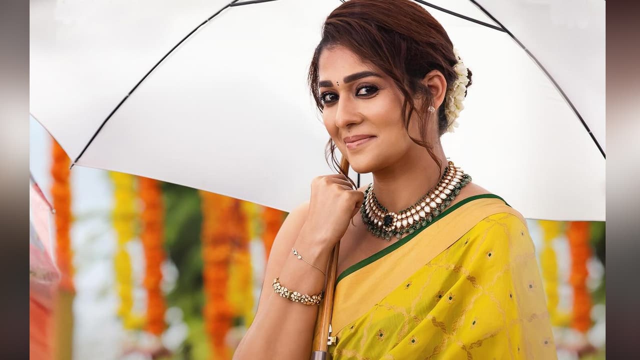 1000 కోట్లు వసూలు చేసిన ఫస్ట్ హీరోయిన్, నయనతార టాప్ 10 మూవీస్.. 1000 కోట్లు వసూలు చేసిన ఫస్ట్ హీరోయిన్, నయనతార టాప్ 10 మూవీస్..