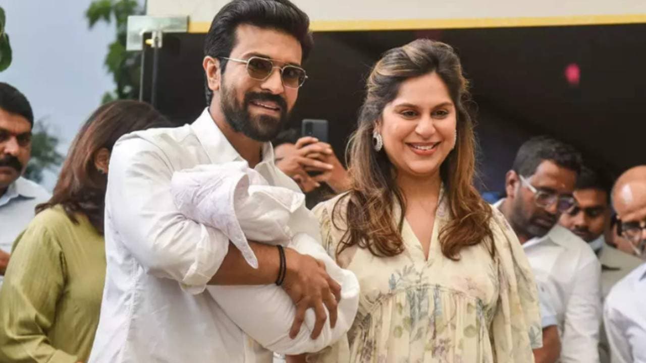షాకింగ్: రామ్ చరణ్ కవల పిల్లల పేర్లు లీక్! వైరల్ అవుతున్న ఆ పేర్లు ఏంటో తెలుసా? షాకింగ్: రామ్ చరణ్ కవల పిల్లల పేర్లు లీక్! వైరల్ అవుతున్న ఆ పేర్లు ఏంటో తెలుసా?