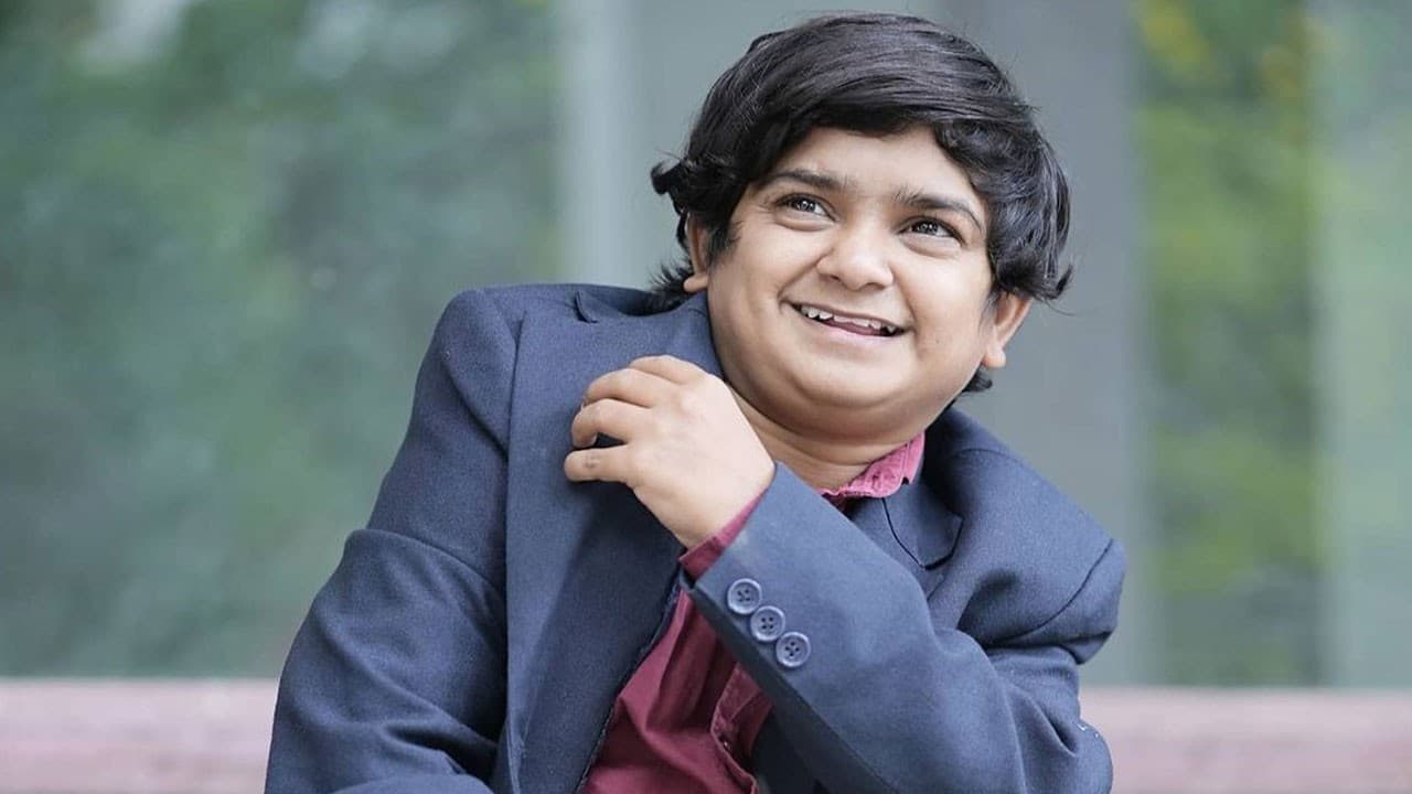 జబర్దస్త్ నరేష్ షాకింగ్ రెమ్యునరేషన్: నెలకి ఎంత సంపాదిస్తాడో తెలిస్తే మైండ్ బ్లాంక్! జబర్దస్త్ నరేష్ షాకింగ్ రెమ్యునరేషన్: నెలకి ఎంత సంపాదిస్తాడో తెలిస్తే మైండ్ బ్లాంక్!