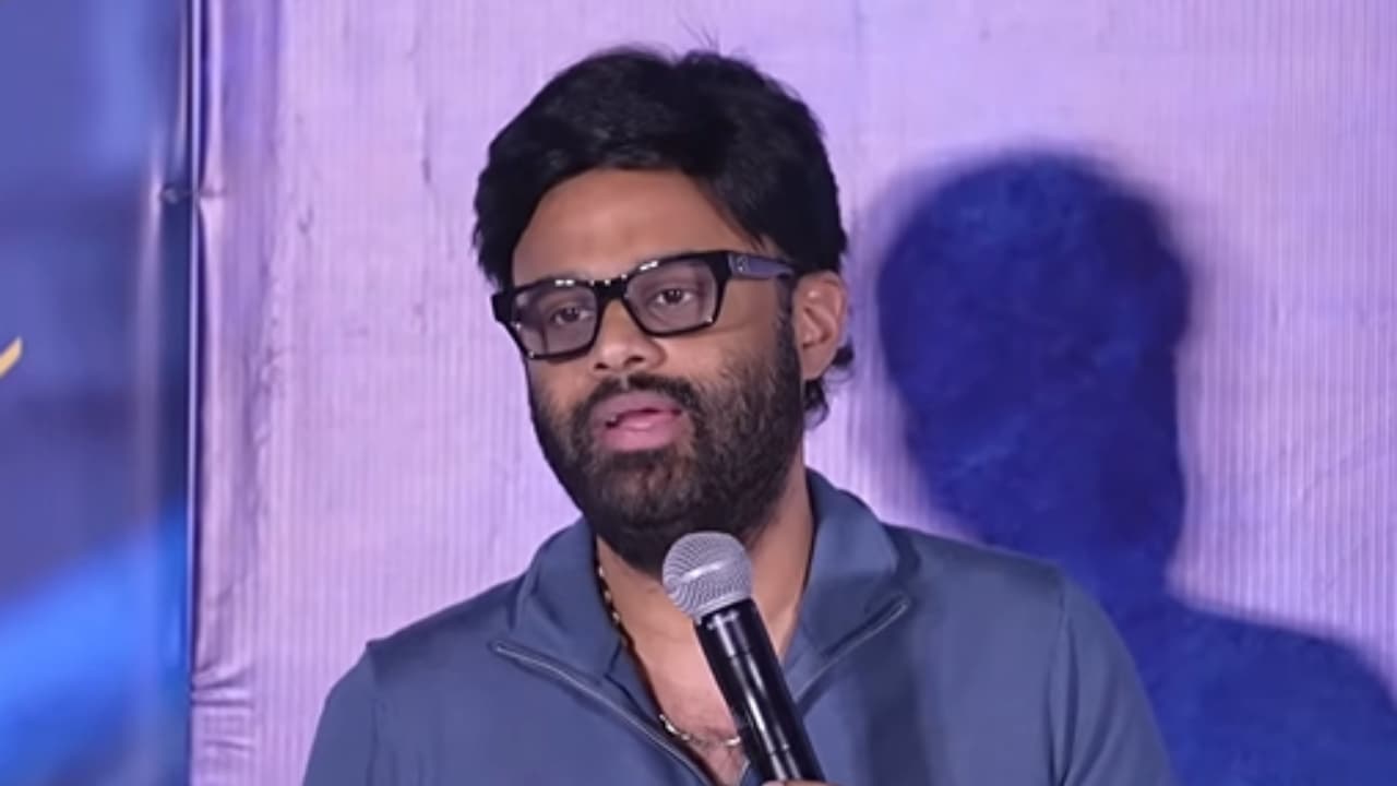 ఐబొమ్మ రవిని రాబిన్హుడ్ని చేసిన లోకంలో ఉన్నాం.. నిర్మాత నాగవంశీ సంచలన వ్యాఖ్యలు ఐబొమ్మ రవిని రాబిన్హుడ్ని చేసిన లోకంలో ఉన్నాం.. నిర్మాత నాగవంశీ సంచలన వ్యాఖ్యలు