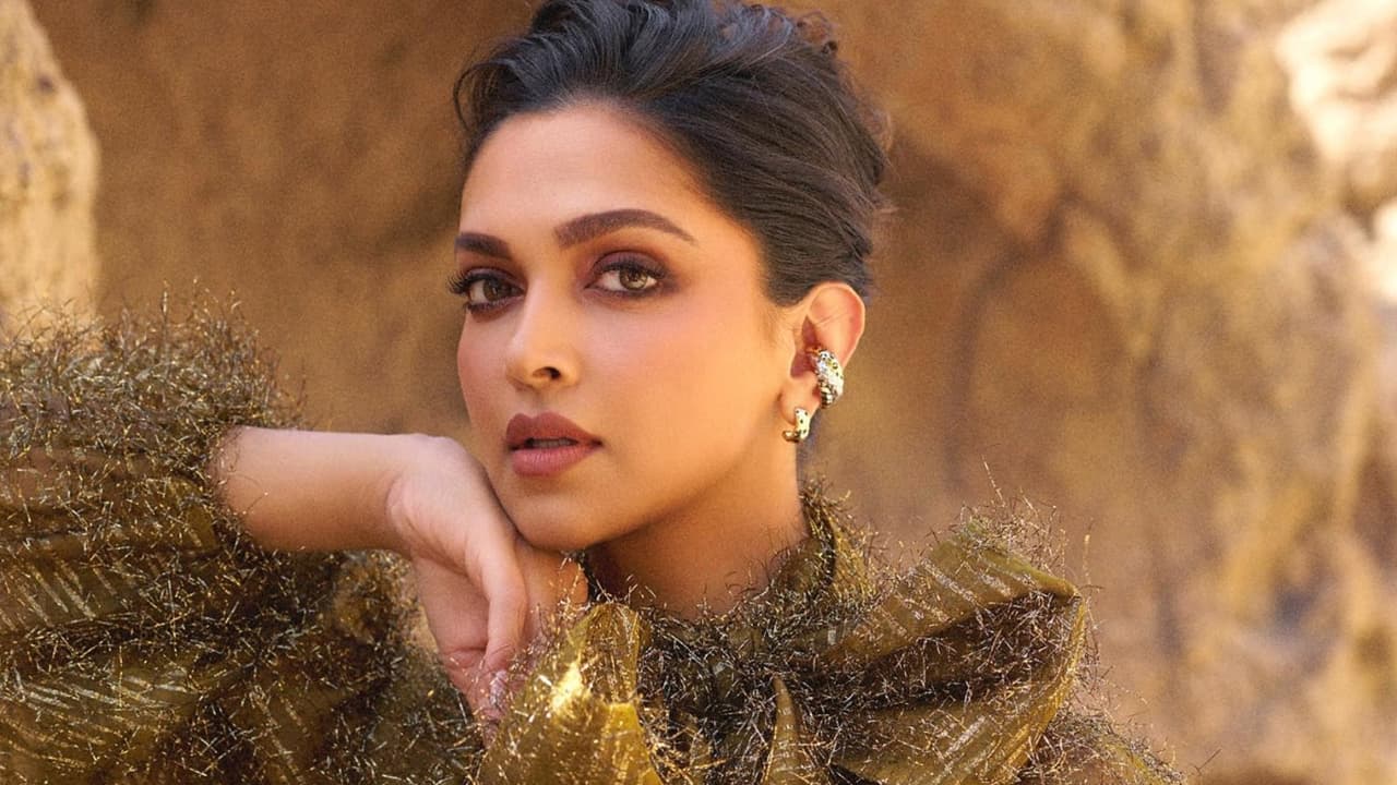 2025 Missed Heroines: ఈ ఏడాది సిల్వర్ స్క్రీన్పై కనిపించని 8 మంది హీరోయిన్లు, 2026లో వీరిదే హవా 2025 Missed Heroines: ఈ ఏడాది సిల్వర్ స్క్రీన్పై కనిపించని 8 మంది హీరోయిన్లు, 2026లో వీరిదే హవా
