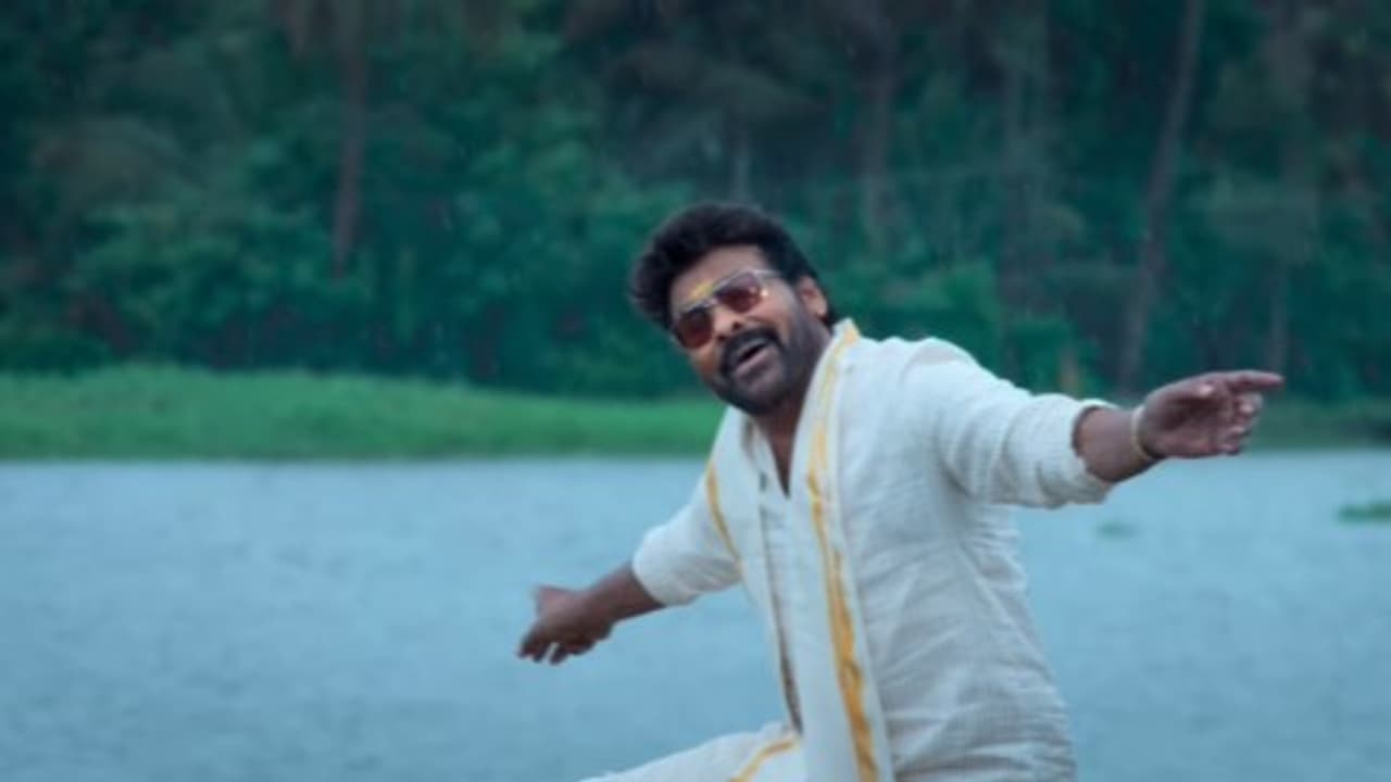 Chiranjeevi: బ్యాగ్రౌండ్ లేకుండా స్టార్ గా ఎదిగిన హీరో, అతడికి కొడుకు పుట్టగానే జాతకం చెప్పిన చిరంజీవి Chiranjeevi: బ్యాగ్రౌండ్ లేకుండా స్టార్ గా ఎదిగిన హీరో, అతడికి కొడుకు పుట్టగానే జాతకం చెప్పిన చిరంజీవి