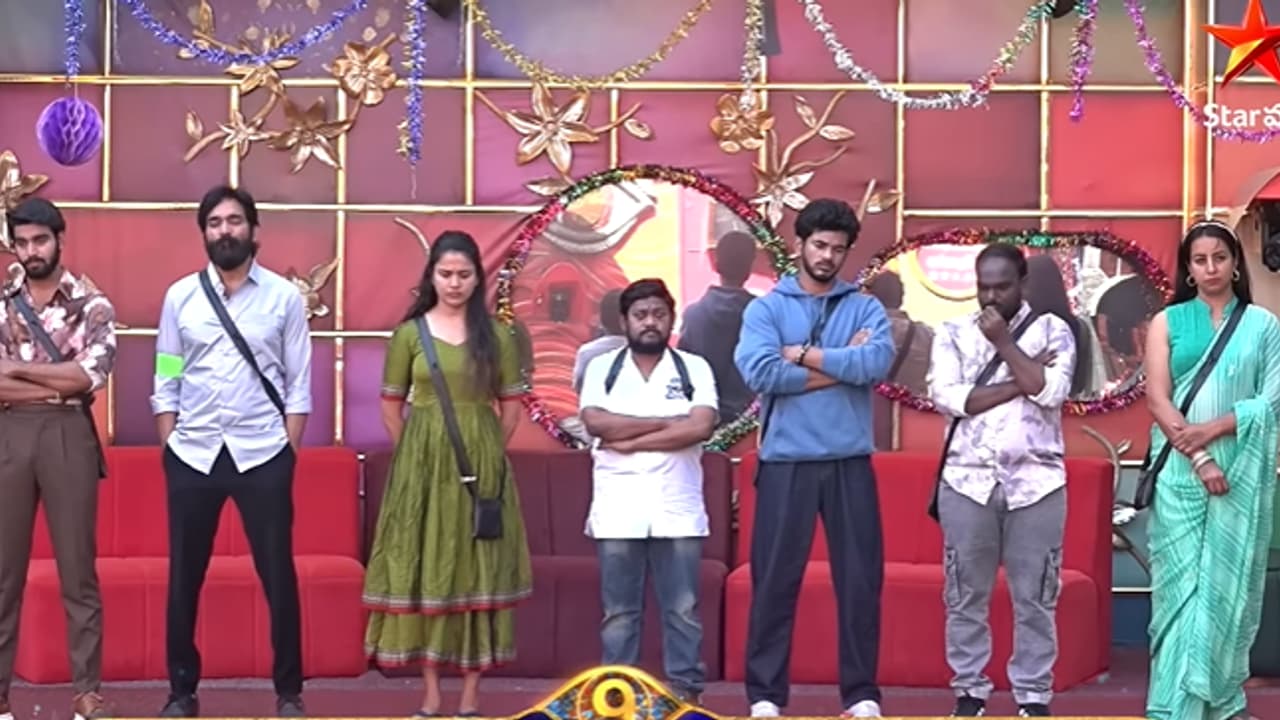 Bigg Boss 9 Telugu: షాకింగ్ ట్విస్ట్... ఎలిమినేట్ అవ్వాల్సిన కంటెస్టెంట్ విన్నర్ రేసులోకి.. Bigg Boss 9 Telugu: షాకింగ్ ట్విస్ట్... ఎలిమినేట్ అవ్వాల్సిన కంటెస్టెంట్ విన్నర్ రేసులోకి..