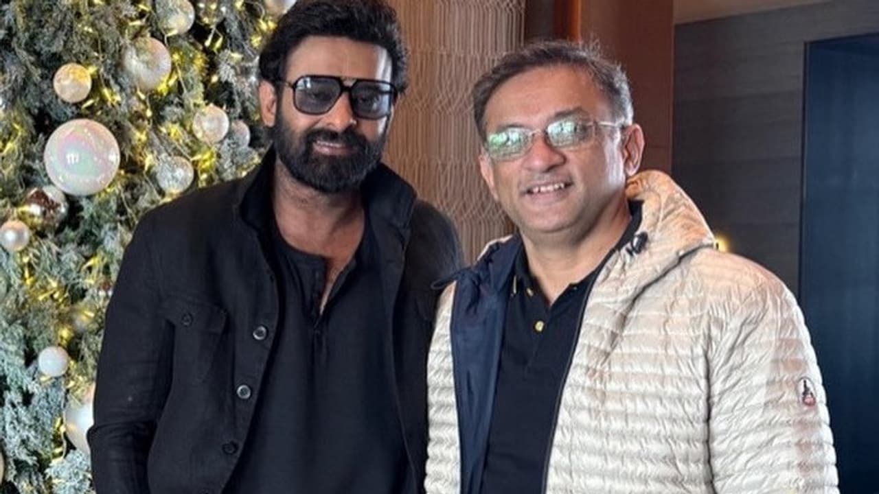 Prabhas in Japan: జపాన్ లో భూకంపం నుంచి ప్రభాస్ సేఫ్.. హమ్మయ్య, రెబల్ స్టార్ కి గండం తప్పింది Prabhas in Japan: జపాన్ లో భూకంపం నుంచి ప్రభాస్ సేఫ్.. హమ్మయ్య, రెబల్ స్టార్ కి గండం తప్పింది