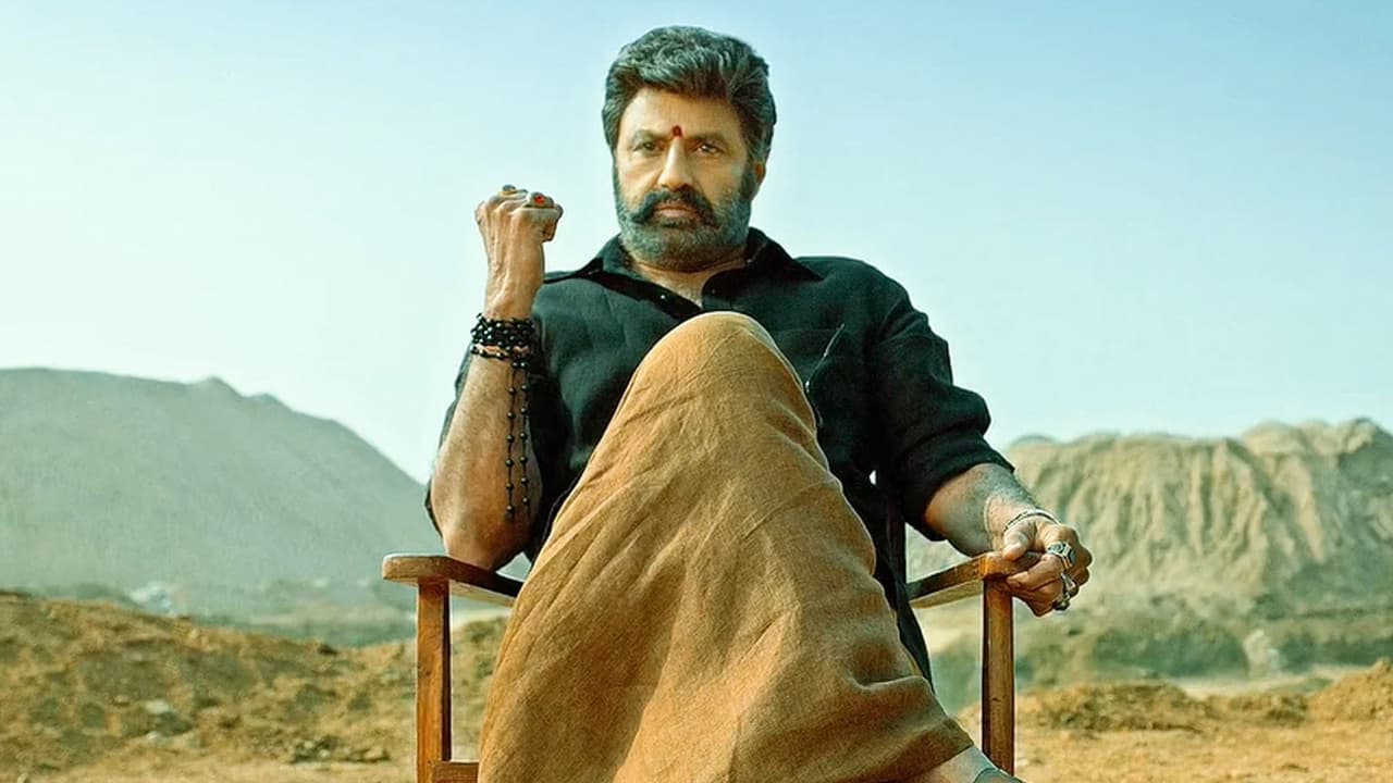 ఆ అగ్ర హీరో కొడుకు కెరీర్ నాశనం చేశానని వినాయక్ బాధ! డైరెక్టర్ కుమిలిపోవడానికి కారణం? ఆ అగ్ర హీరో కొడుకు కెరీర్ నాశనం చేశానని వినాయక్ బాధ! డైరెక్టర్ కుమిలిపోవడానికి కారణం?