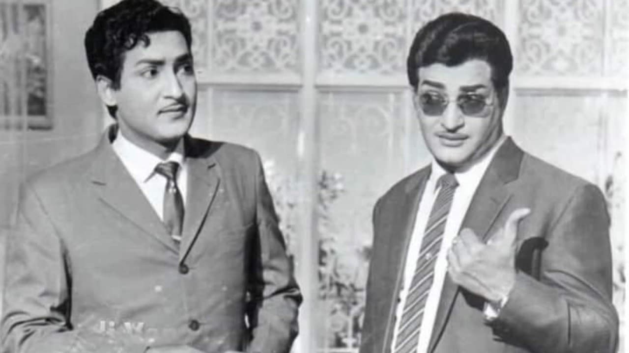 Sobhan babu జీవితాన్ని ఒక్క సినిమాతో నిలబెట్టిన ఎన్టీఆర్, ఇంతకీ ఆ సినిమా ఏదో తెలుసా? Sobhan babu జీవితాన్ని ఒక్క సినిమాతో నిలబెట్టిన ఎన్టీఆర్, ఇంతకీ ఆ సినిమా ఏదో తెలుసా?