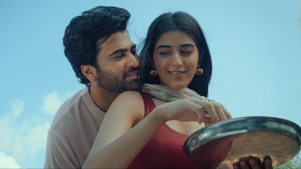 సంక్రాంతి రసవత్తర పోరు: 'నారీ నారీ నడుమ మురారి' టీజర్ రివ్యూ.. రవితేజకు శర్వా షాక్ ఇస్తాడా? సంక్రాంతి రసవత్తర పోరు: 'నారీ నారీ నడుమ మురారి' టీజర్ రివ్యూ.. రవితేజకు శర్వా షాక్ ఇస్తాడా?