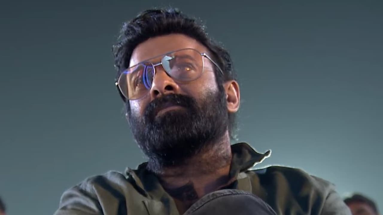 ప్రభాస్ పెళ్లిపై సస్పెన్స్ వీడింది! 'స్పిరిట్' లుక్ తో షాకిచ్చిన డార్లింగ్! ప్రభాస్ పెళ్లిపై సస్పెన్స్ వీడింది! 'స్పిరిట్' లుక్ తో షాకిచ్చిన డార్లింగ్!