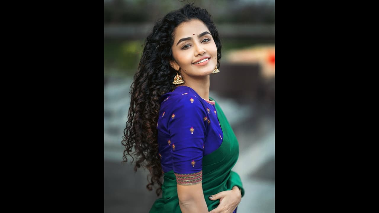 అనుపమ విశ్వరూపం: రష్మికలా వెయ్యి కోట్లు కాకపోయినా, ఈ 6 చిత్రాలతో కోట్ల హృదయాలు కొల్లగొట్టింది! అనుపమ విశ్వరూపం: రష్మికలా వెయ్యి కోట్లు కాకపోయినా, ఈ 6 చిత్రాలతో కోట్ల హృదయాలు కొల్లగొట్టింది!