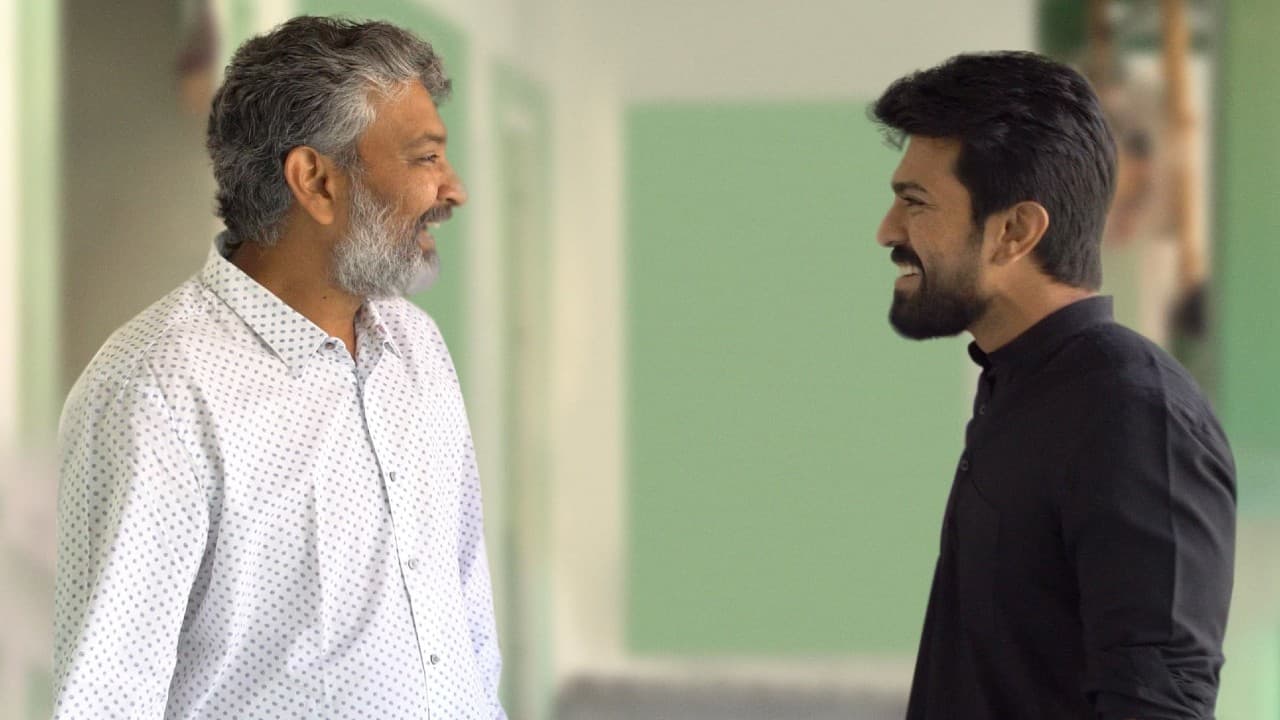 రాజమౌళిపై రామ్ చరణ్ కి ఆగ్రహం: పీకల దాకా కోపం ఎందుకొచ్చింది? అసలు కారణం ఇదే! రాజమౌళిపై రామ్ చరణ్ కి ఆగ్రహం: పీకల దాకా కోపం ఎందుకొచ్చింది? అసలు కారణం ఇదే!
