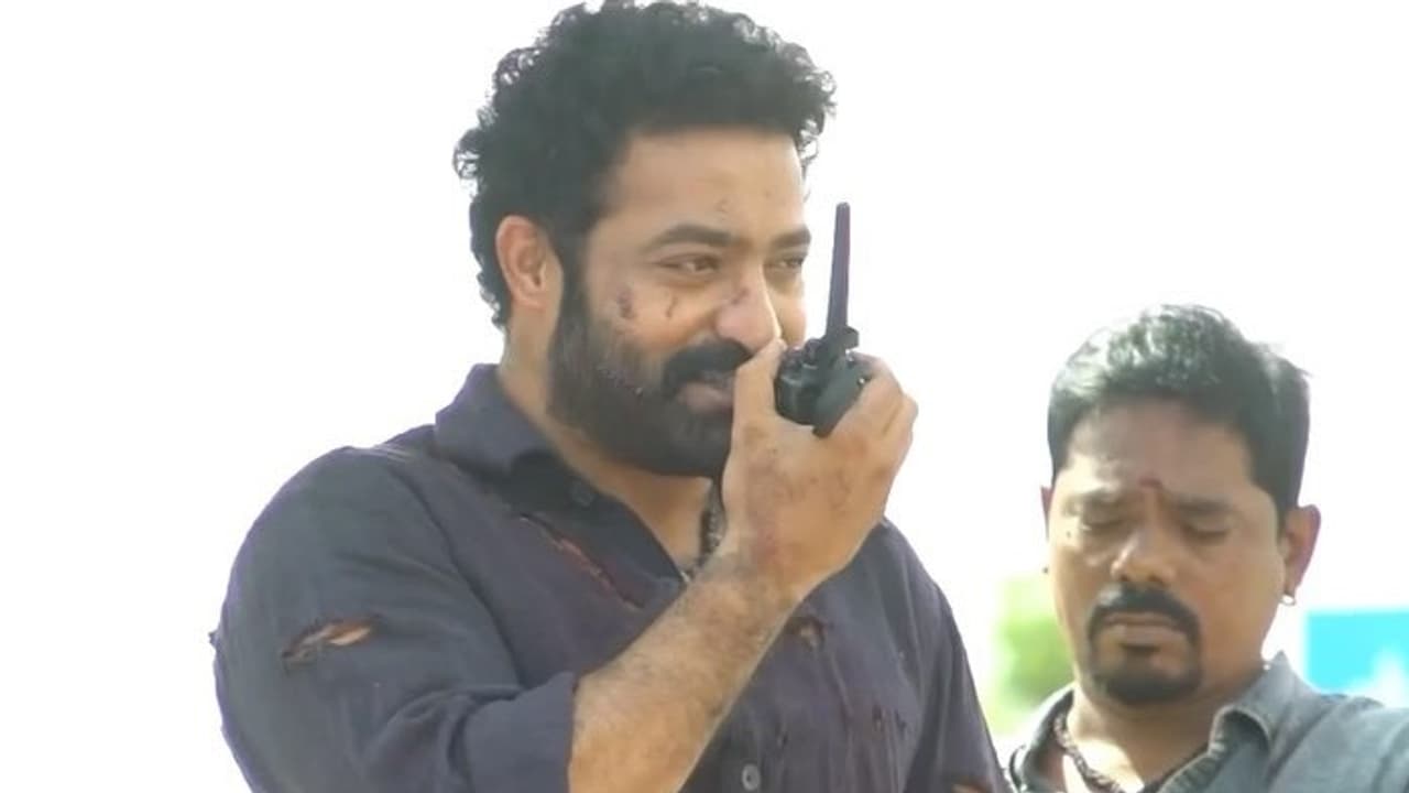 చేతబడి పుకార్లు: కమెడియన్ను దూరం పెట్టింది అందుకేనా? ఎన్టీఆర్ షాకింగ్ నిజాలు! చేతబడి పుకార్లు: కమెడియన్ను దూరం పెట్టింది అందుకేనా? ఎన్టీఆర్ షాకింగ్ నిజాలు!