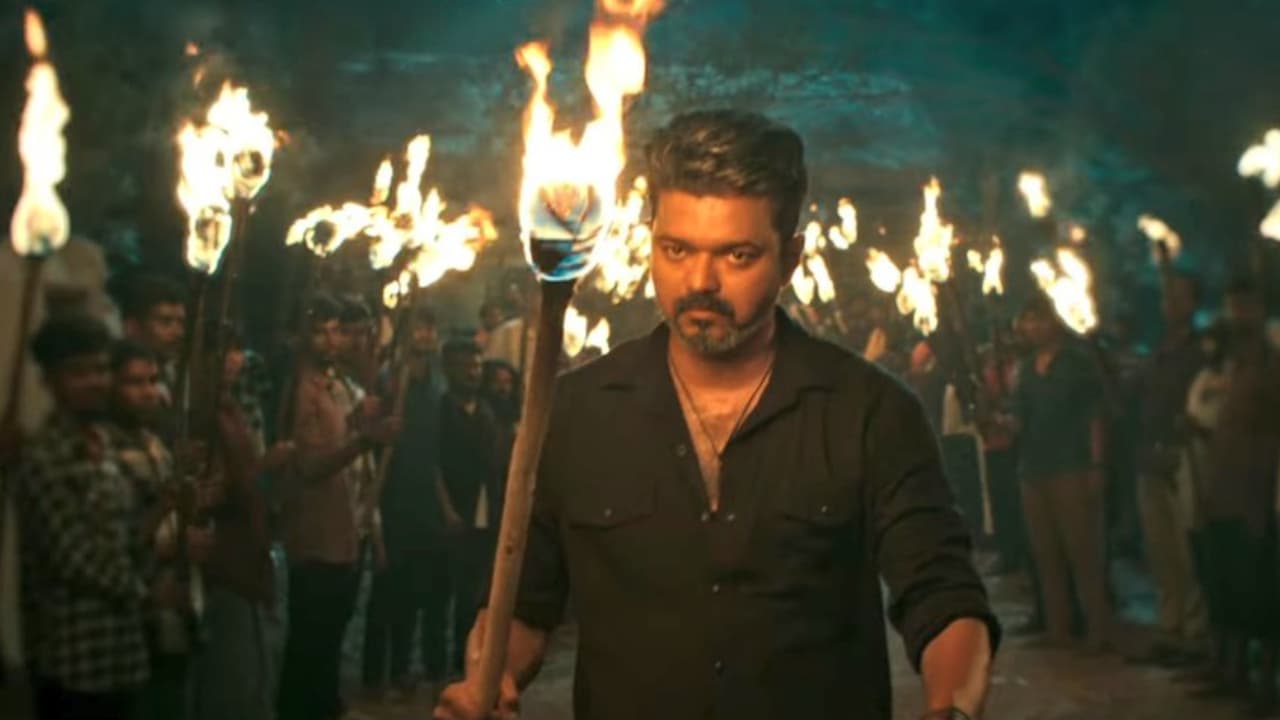 ప్రభాస్, బన్నీలకు షాక్! విజయ్ పారితోషికం రికార్డు.. 'జన నాయకుడు' మాస్ అప్డేట్ వైరల్! ప్రభాస్, బన్నీలకు షాక్! విజయ్ పారితోషికం రికార్డు.. 'జన నాయకుడు' మాస్ అప్డేట్ వైరల్!