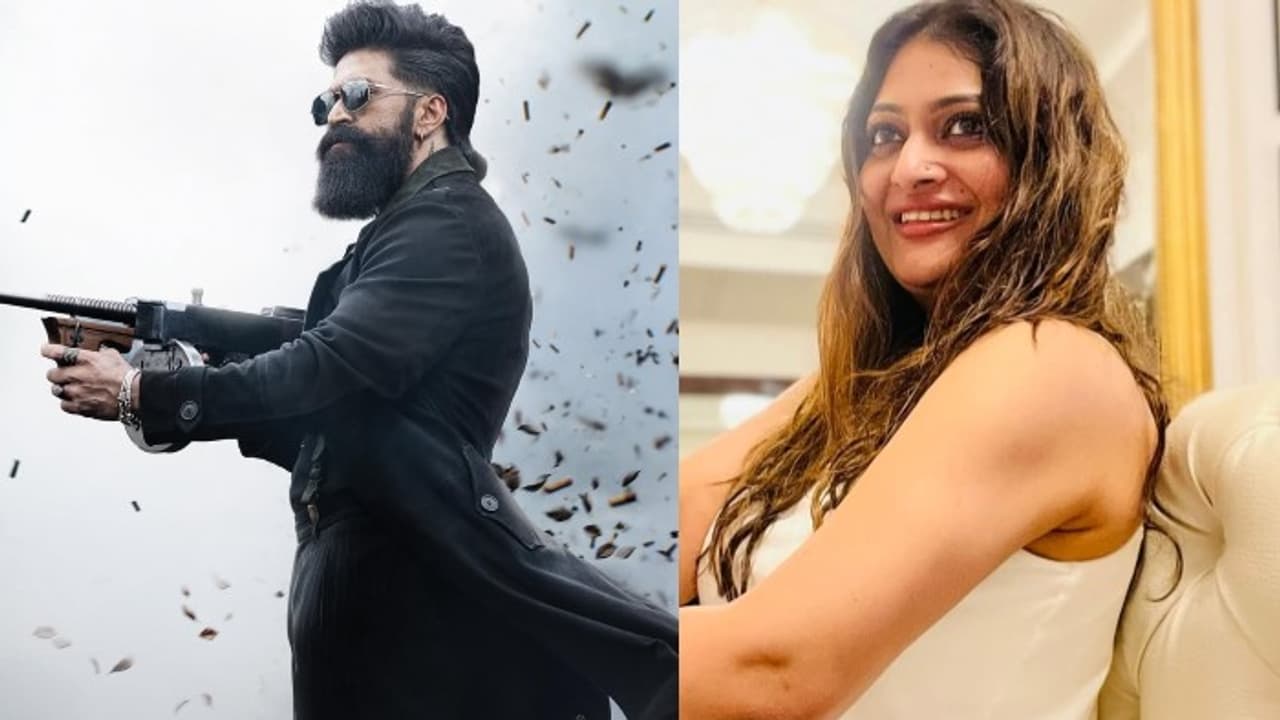 RGVకి మైండ్ బ్లోయింగ్ షాక్! 'టాక్సిక్' బోల్డ్ సీన్ వెనుక ఆ మహిళా దర్శకురాలా? వైరల్ కామెంట్స్! RGVకి మైండ్ బ్లోయింగ్ షాక్! 'టాక్సిక్' బోల్డ్ సీన్ వెనుక ఆ మహిళా దర్శకురాలా? వైరల్ కామెంట్స్!