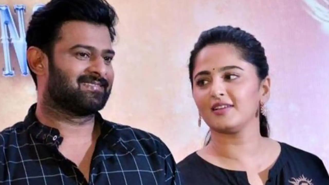 షాకింగ్: ప్రభాస్తో అనుష్కకు ఆ సినిమా అంటే పిచ్చ ఇష్టమట! వైరల్ న్యూస్! షాకింగ్: ప్రభాస్తో అనుష్కకు ఆ సినిమా అంటే పిచ్చ ఇష్టమట! వైరల్ న్యూస్!