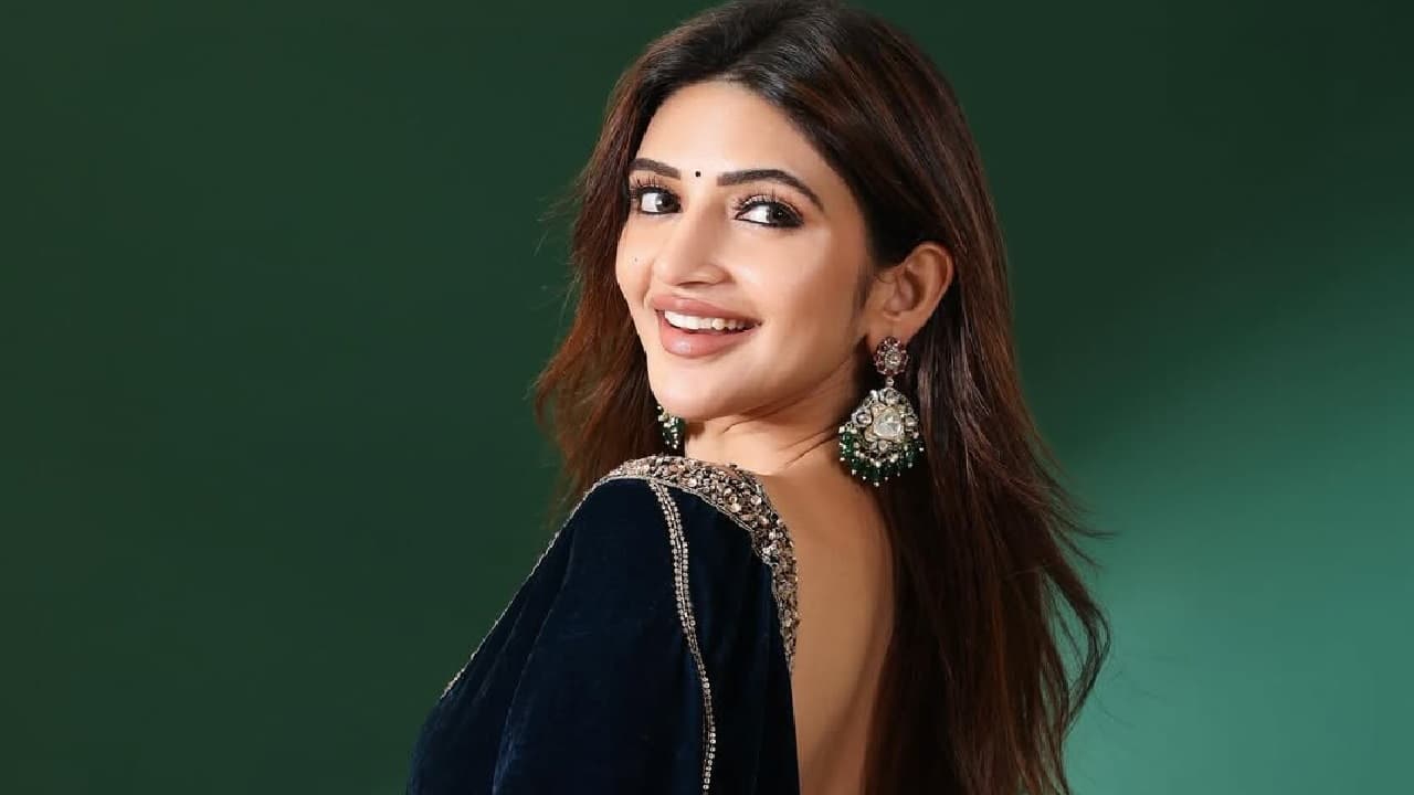శ్రీలీల రెమ్యూనరేషన్: ఆ సినిమా కోసం ఇంత తక్కువా? షాకింగ్ న్యూస్! శ్రీలీల రెమ్యూనరేషన్: ఆ సినిమా కోసం ఇంత తక్కువా? షాకింగ్ న్యూస్!