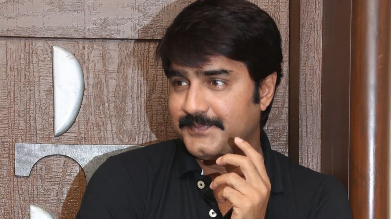 షాకింగ్: సినిమాలు వదిలేద్దామనుకున్న శ్రీకాంత్! చిరు ఇచ్చిన మాస్ మెసేజ్ వైరల్! షాకింగ్: సినిమాలు వదిలేద్దామనుకున్న శ్రీకాంత్! చిరు ఇచ్చిన మాస్ మెసేజ్ వైరల్!