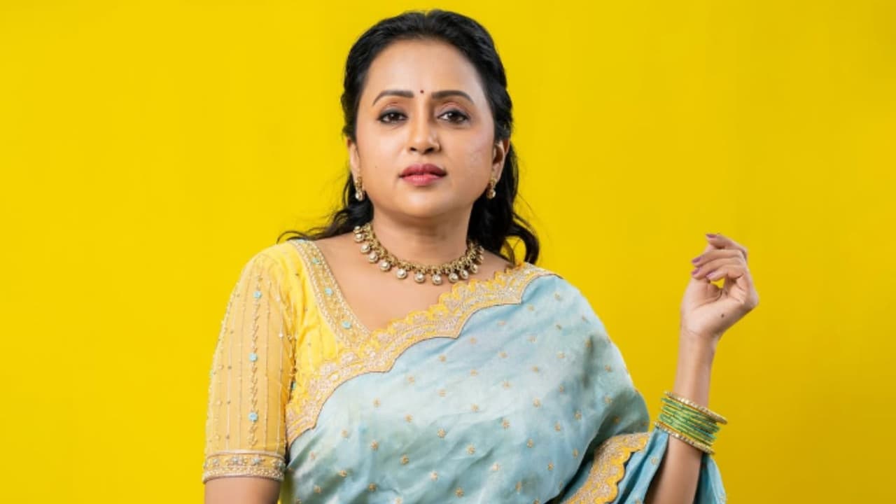 మాస్ న్యూస్: యాంకర్ సుమతో వర్క్ చేసే ఛాన్స్! లక్షల్లో శాలరీ!! మాస్ న్యూస్: యాంకర్ సుమతో వర్క్ చేసే ఛాన్స్! లక్షల్లో శాలరీ!!