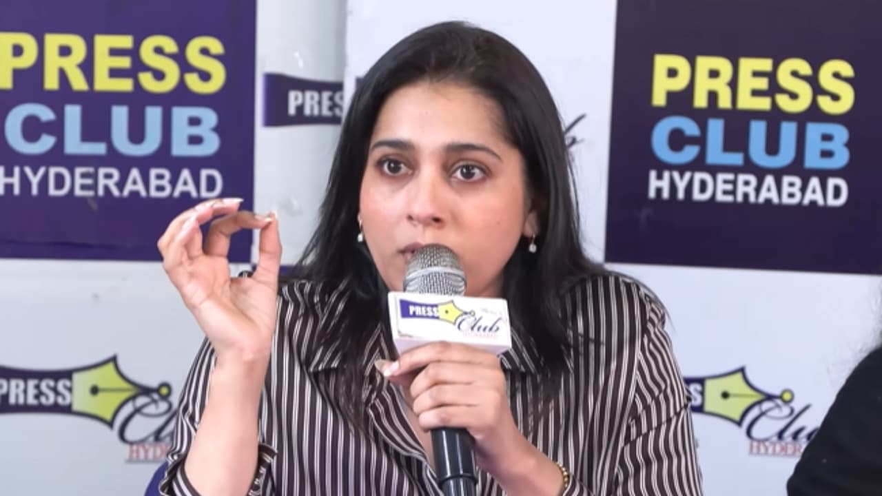 Rashmi Gautam Shuts Down Netizen Over 'Get Married' Remark Rashmi Gautam Shuts Down Netizen Over 'Get Married' Remark