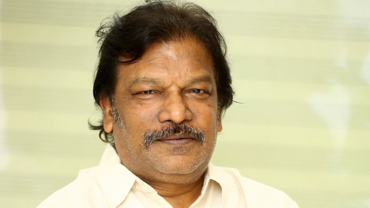 షాకింగ్: నా కెరీర్లో ఆ 2 సినిమాలూ వేస్టే.. కుండబద్దలు కొట్టిన కృష్ణవంశీ! షాకింగ్: నా కెరీర్లో ఆ 2 సినిమాలూ వేస్టే.. కుండబద్దలు కొట్టిన కృష్ణవంశీ!