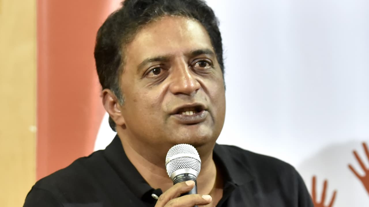 Prakash Raj Slams Kangana Over A.R. Rahman: Calls 'Emergency' a 'Promotion Stunt' Prakash Raj Slams Kangana Over A.R. Rahman: Calls 'Emergency' a 'Promotion Stunt'