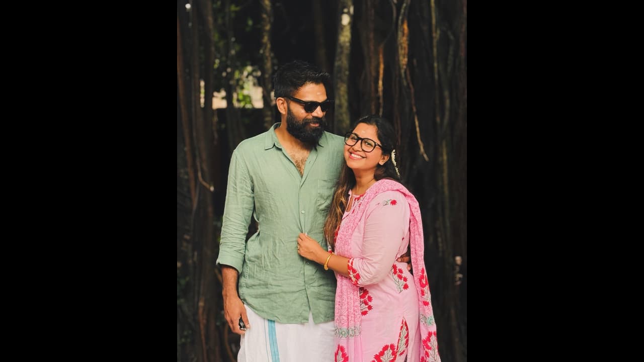 షాకింగ్: యాంకర్ అనుశ్రీ లవ్ స్టోరీ లీక్! రెండేళ్లు సీక్రెట్ డేటింగ్.. అసలేం జరిగిందంటే? షాకింగ్: యాంకర్ అనుశ్రీ లవ్ స్టోరీ లీక్! రెండేళ్లు సీక్రెట్ డేటింగ్.. అసలేం జరిగిందంటే?