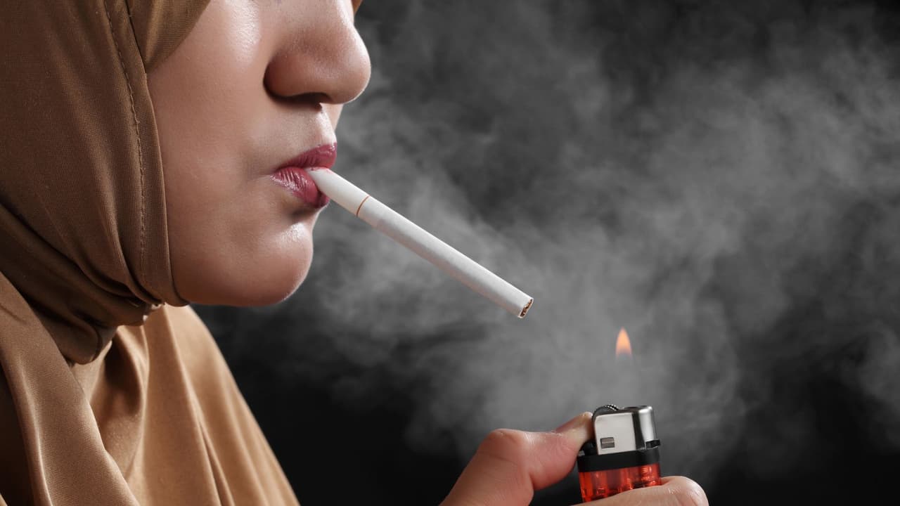 Nicotine's Grip: The Science Behind Insatiable Cigarette Cravings Revealed Nicotine's Grip: The Science Behind Insatiable Cigarette Cravings Revealed