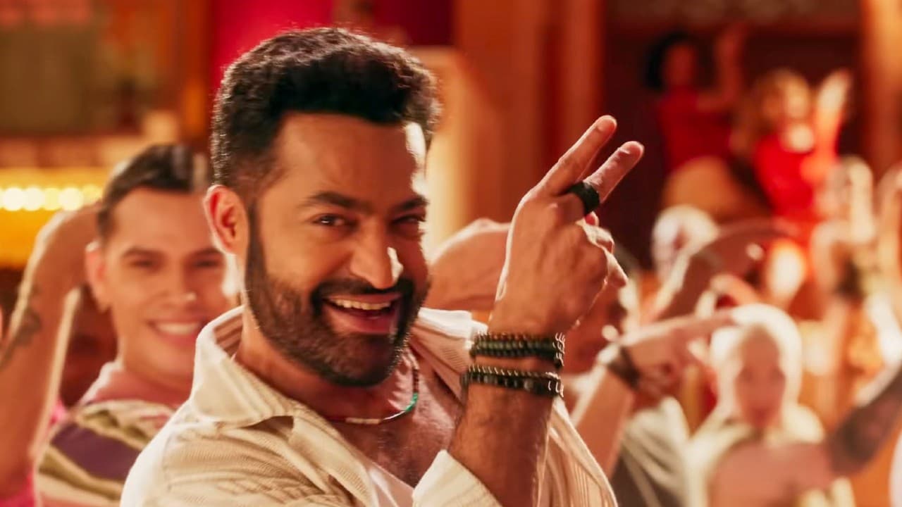 షాకింగ్: జూనియర్ ఎన్టీఆర్ ఫేవరెట్ డ్యాన్సర్ ఎవరో తెలుసా? తారక్ కంటే బెటర్ డాన్సరా? వైరల్ న్యూస్! షాకింగ్: జూనియర్ ఎన్టీఆర్ ఫేవరెట్ డ్యాన్సర్ ఎవరో తెలుసా? తారక్ కంటే బెటర్ డాన్సరా? వైరల్ న్యూస్!