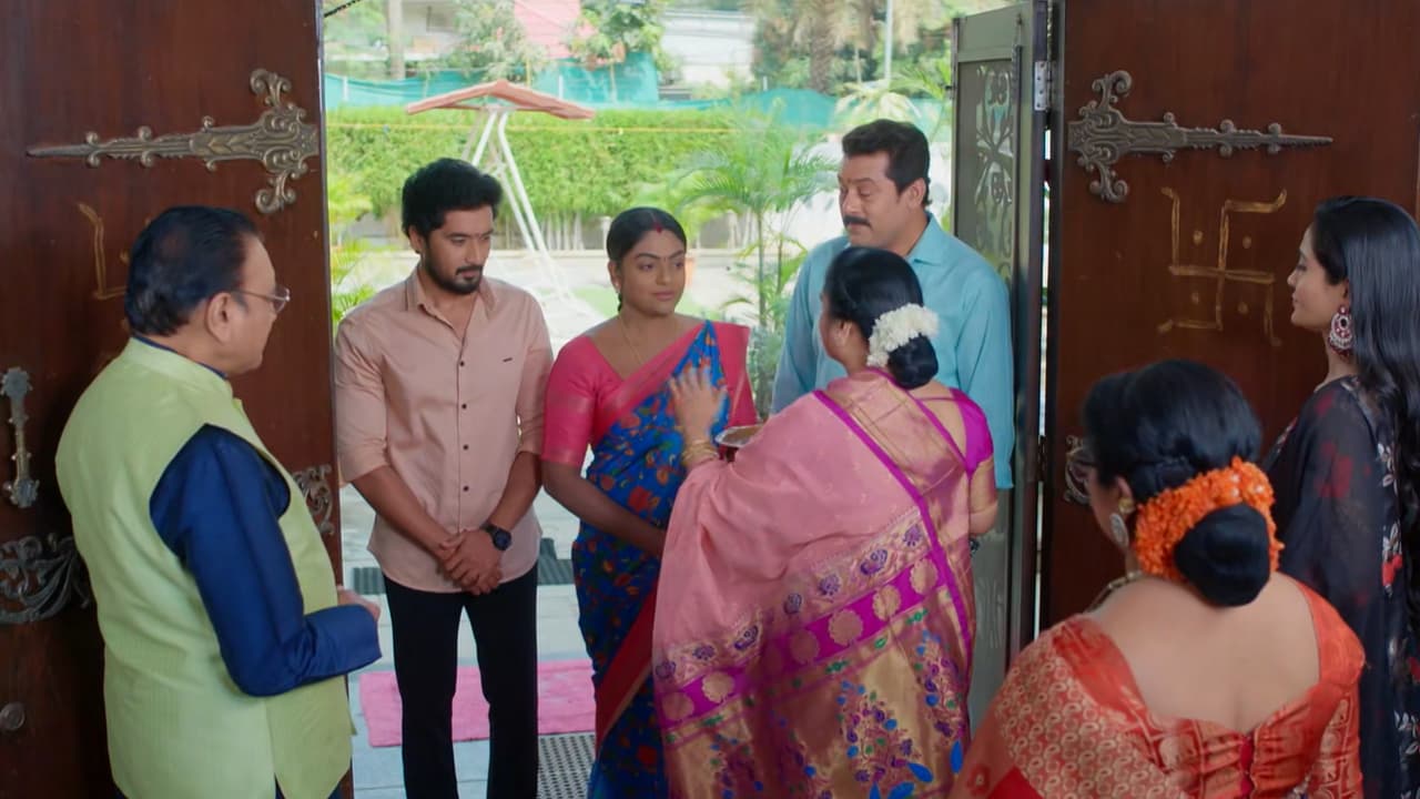 Karthika Deepam 2: Dasharath Shocks Jyo! Grand Welcome for Deepa & New Twist Unfolds Karthika Deepam 2: Dasharath Shocks Jyo! Grand Welcome for Deepa & New Twist Unfolds