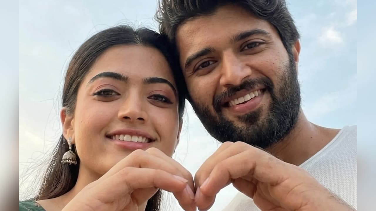 షాకింగ్: రష్మికనే ముందు ప్రపోజ్ చేసింది! విజయ్ దేవరకొండ లవ్ స్టోరీలో ఊహించని ట్విస్ట్! షాకింగ్: రష్మికనే ముందు ప్రపోజ్ చేసింది! విజయ్ దేవరకొండ లవ్ స్టోరీలో ఊహించని ట్విస్ట్!
