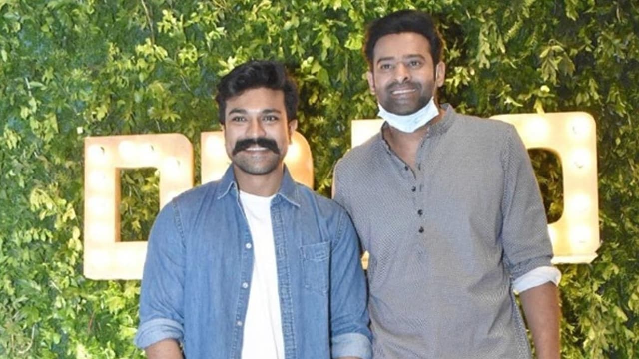 షాకింగ్: రామ్ చరణ్ డైరెక్టర్కు ప్రభాస్ గ్రీన్ సిగ్నల్! టాలీవుడ్లో మరో సంచలనం! షాకింగ్: రామ్ చరణ్ డైరెక్టర్కు ప్రభాస్ గ్రీన్ సిగ్నల్! టాలీవుడ్లో మరో సంచలనం!