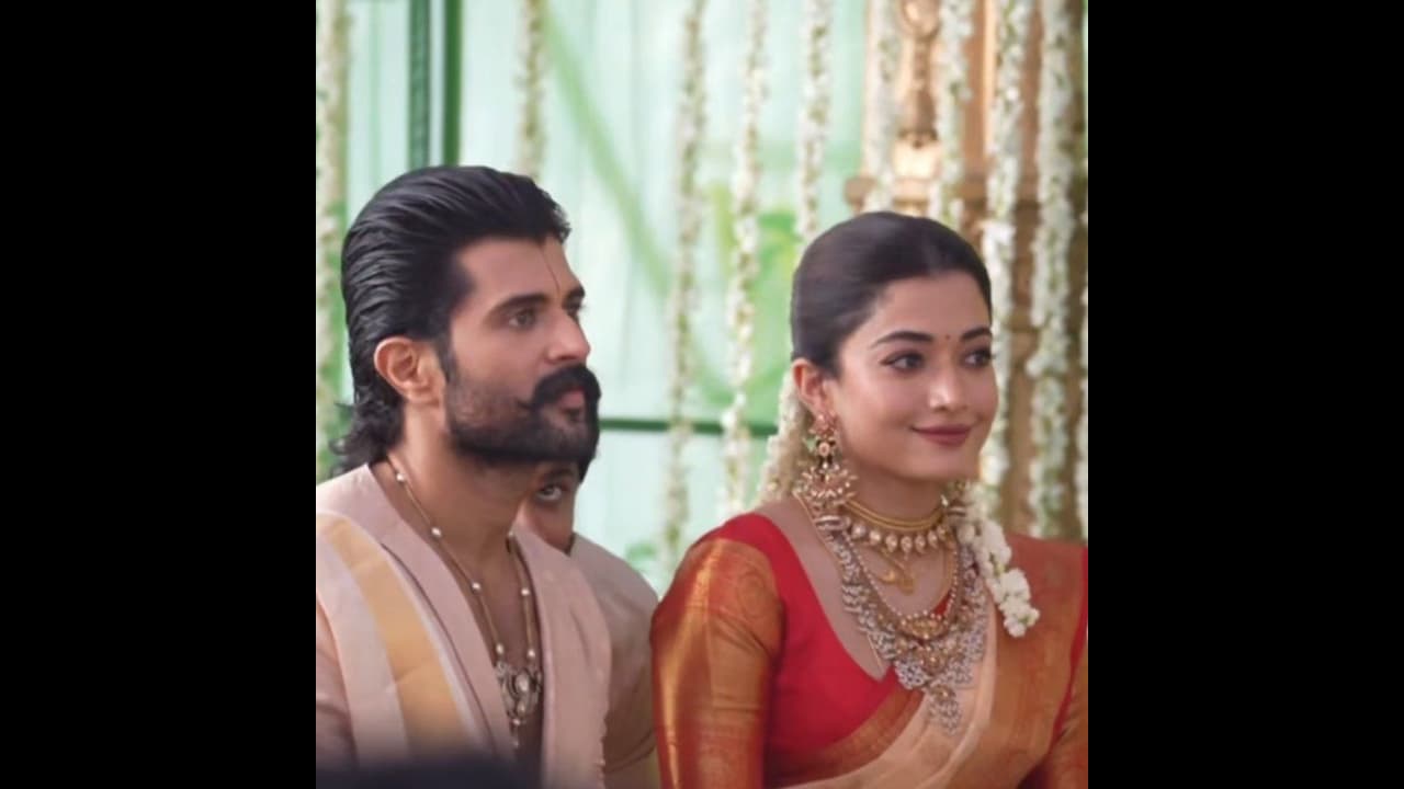 మాస్ న్యూస్: సొంతూరులో పెళ్లి చేసుకున్న విజయ్ దేవరకొండ! విద్యార్థులకి బంపర్ ఆఫర్!! మాస్ న్యూస్: సొంతూరులో పెళ్లి చేసుకున్న విజయ్ దేవరకొండ! విద్యార్థులకి బంపర్ ఆఫర్!!