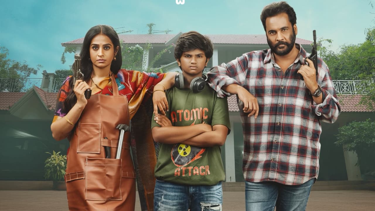శివాజీ రీఎంట్రీతో టాలీవుడ్ షేక్! `సాంప్రదాయిని సుప్పిని సుద్దపూసని` మూవీ రిలీజ్..రివ్యూ అదుర్స్! శివాజీ రీఎంట్రీతో టాలీవుడ్ షేక్! `సాంప్రదాయిని సుప్పిని సుద్దపూసని` మూవీ రిలీజ్..రివ్యూ అదుర్స్!