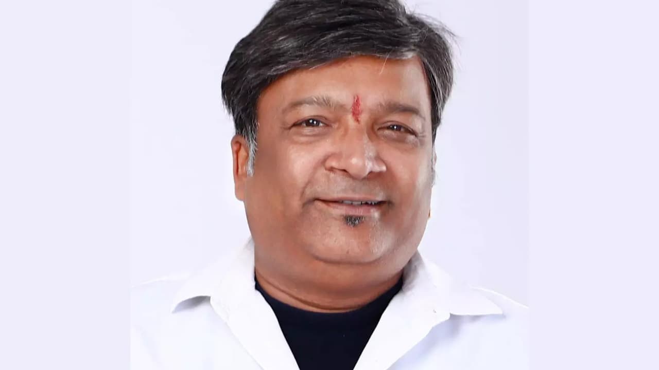 మాస్ న్యూస్: పవన్ కళ్యాణ్ ఆఫర్కు కోన వెంకట్ షాకింగ్ రిప్లై! కారణం తెలిస్తే దిమ్మతిరగాల్సిందే! మాస్ న్యూస్: పవన్ కళ్యాణ్ ఆఫర్కు కోన వెంకట్ షాకింగ్ రిప్లై! కారణం తెలిస్తే దిమ్మతిరగాల్సిందే!