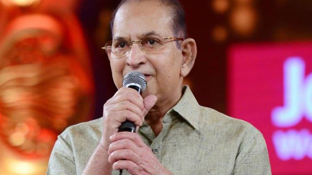 షాకింగ్: సూపర్ స్టార్ కృష్ణ పక్కన సావిత్రి ఛాన్స్ మిస్ అవ్వడానికి కారణం ఇదేనా? వైరల్ న్యూస్! షాకింగ్: సూపర్ స్టార్ కృష్ణ పక్కన సావిత్రి ఛాన్స్ మిస్ అవ్వడానికి కారణం ఇదేనా? వైరల్ న్యూస్!