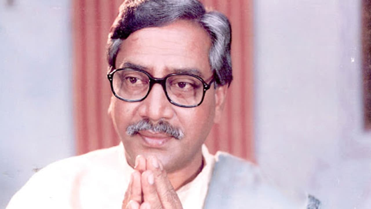 షాకింగ్: చిరంజీవి మెగాస్టార్ అవ్వడానికి ఆమే కారణమా? నిర్మాత సంచలన నిజాలు! షాకింగ్: చిరంజీవి మెగాస్టార్ అవ్వడానికి ఆమే కారణమా? నిర్మాత సంచలన నిజాలు!