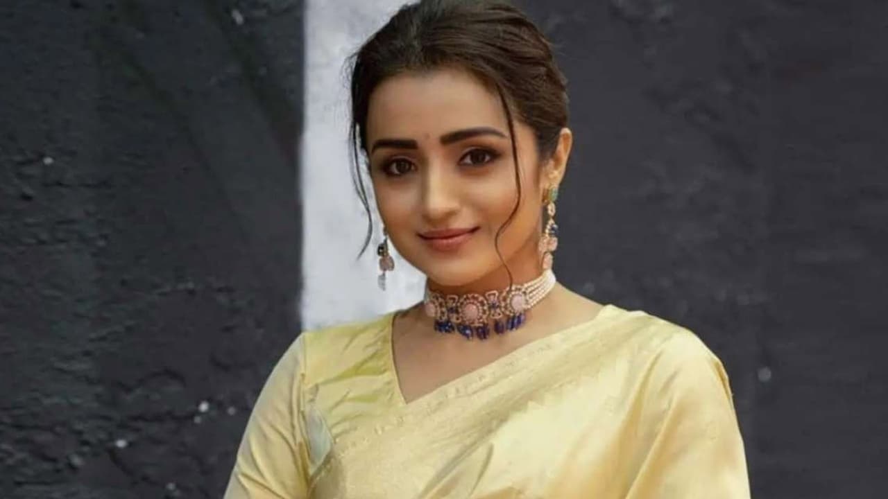 Trisha Ends Parthiban Controversy? Viral Photos with Daughter Keerthana Spark Joy! Trisha Ends Parthiban Controversy? Viral Photos with Daughter Keerthana Spark Joy!