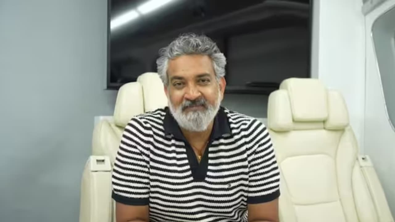 షాకింగ్: రాజమౌళికి ఆ సినిమానే స్ఫూర్తి అంట.. అసలేం జరిగిందంటే? షాకింగ్: రాజమౌళికి ఆ సినిమానే స్ఫూర్తి అంట.. అసలేం జరిగిందంటే?