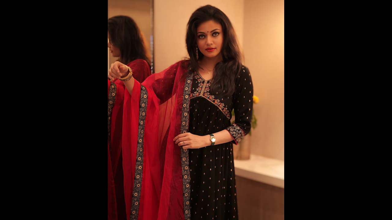 Sneha Ullal Reveals Salman Khan Offered Role Due to Aishwarya Rai Resemblance Sneha Ullal Reveals Salman Khan Offered Role Due to Aishwarya Rai Resemblance